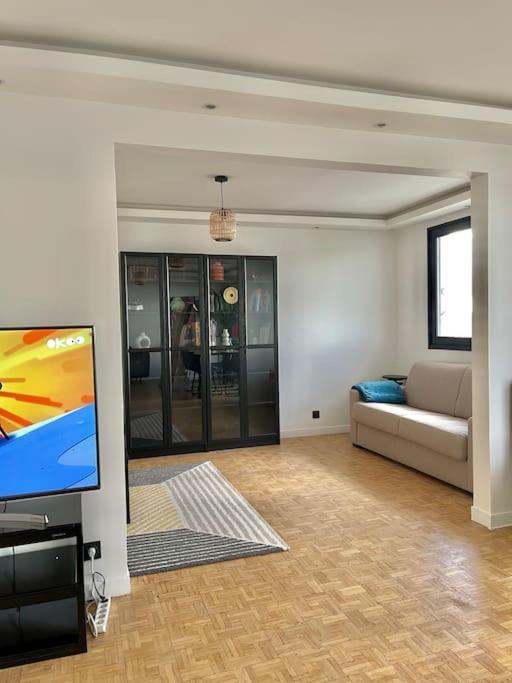 Magnifique Appartement Neuilly Sur Marne Entre Paris Et Disneyland Exteriör bild